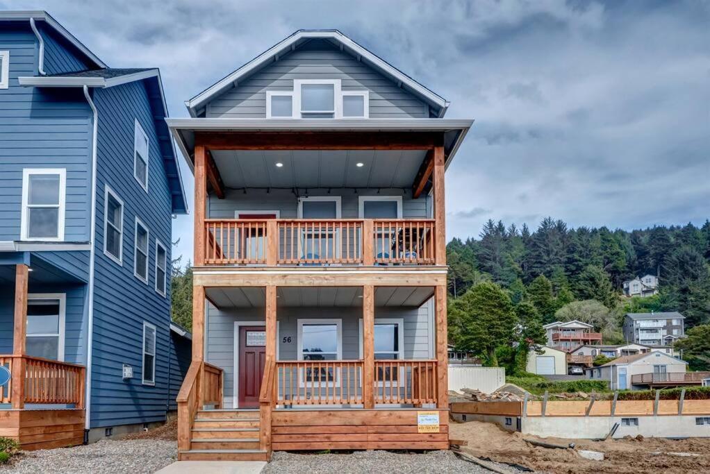 New Tri-Level Home With Ocean View And 3 En-Suite Bedrooms! Depoe Bay Extérieur photo